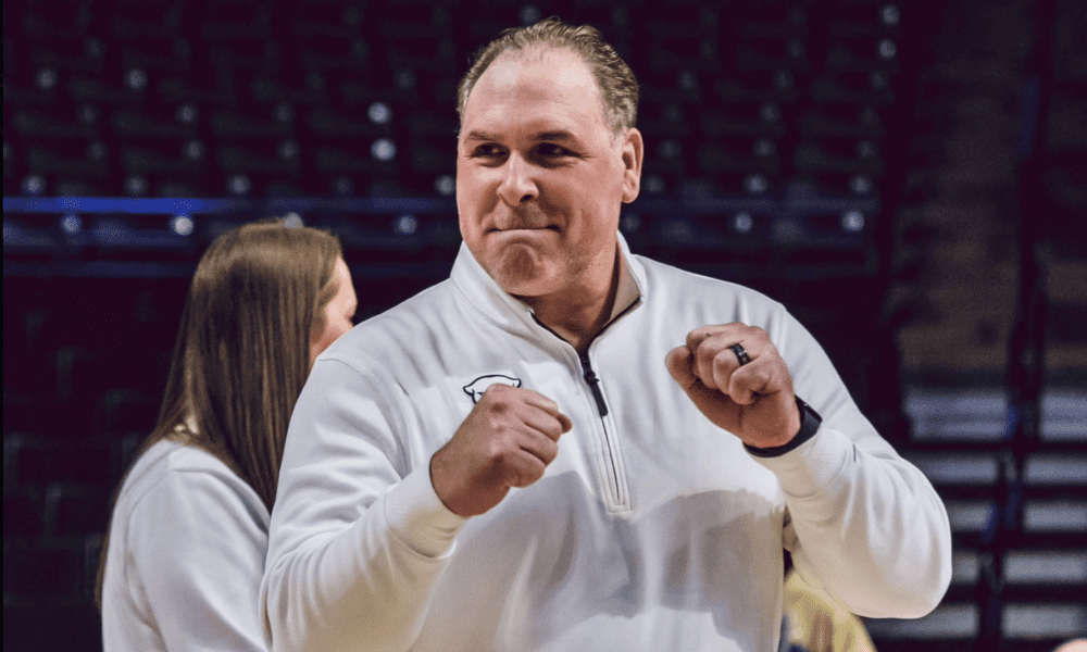 Pitt WBB head coach Tory Verdi